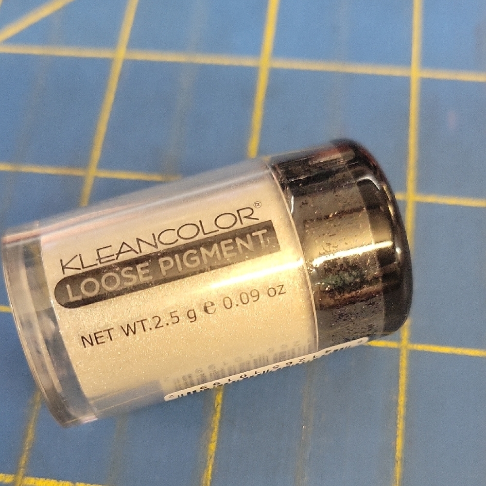 Kleancolor Shimmering Loose Pigment 1124 Fairy Tale 2.5g New Sealed Jar